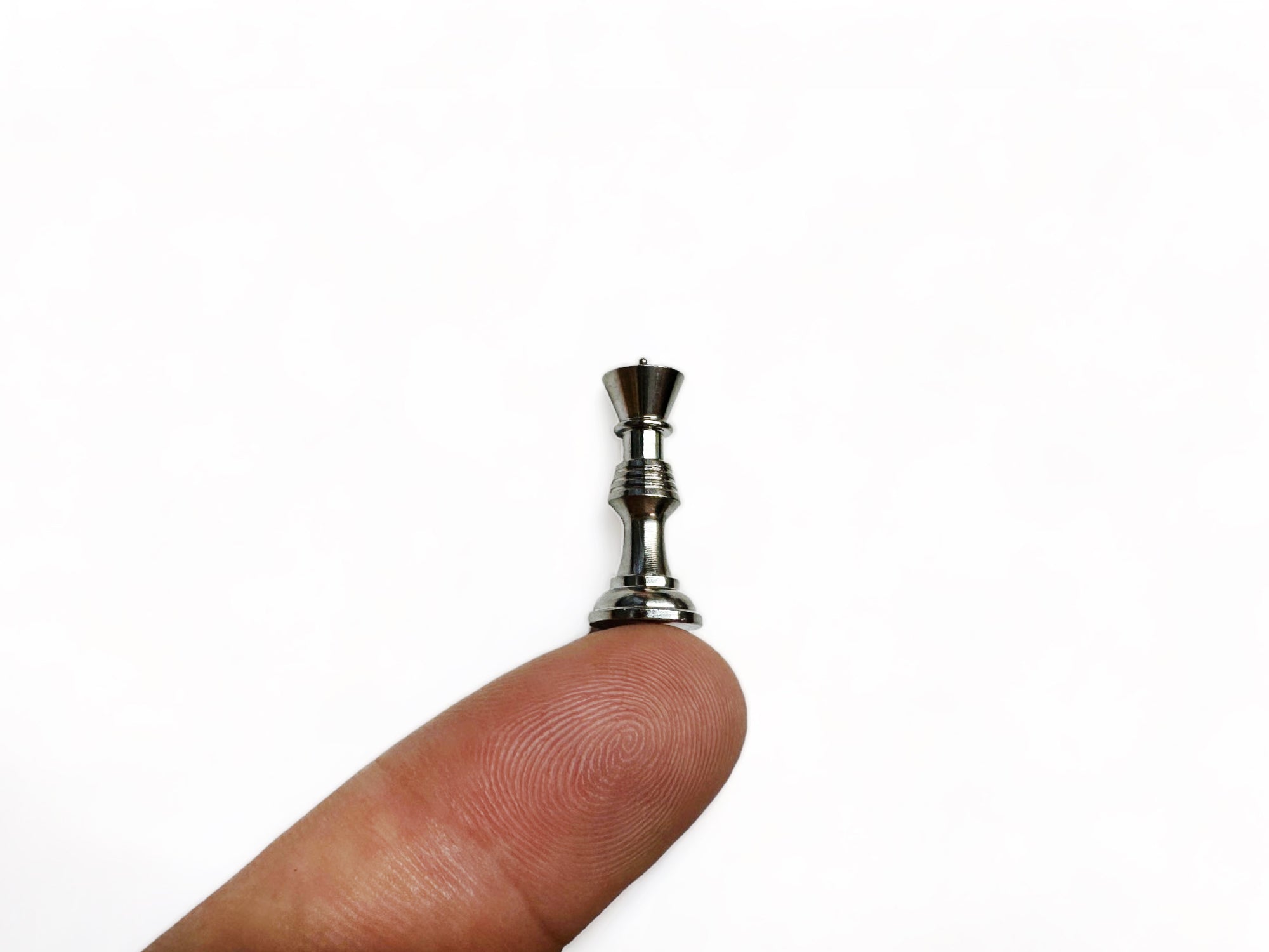 Titanium Queen Chess Piece Capsule