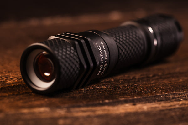マジー・スター/シー・ハングス・ブライトリィ 31361 COAST Products XP3R 1000 Lumen Rechargeable Flashlight