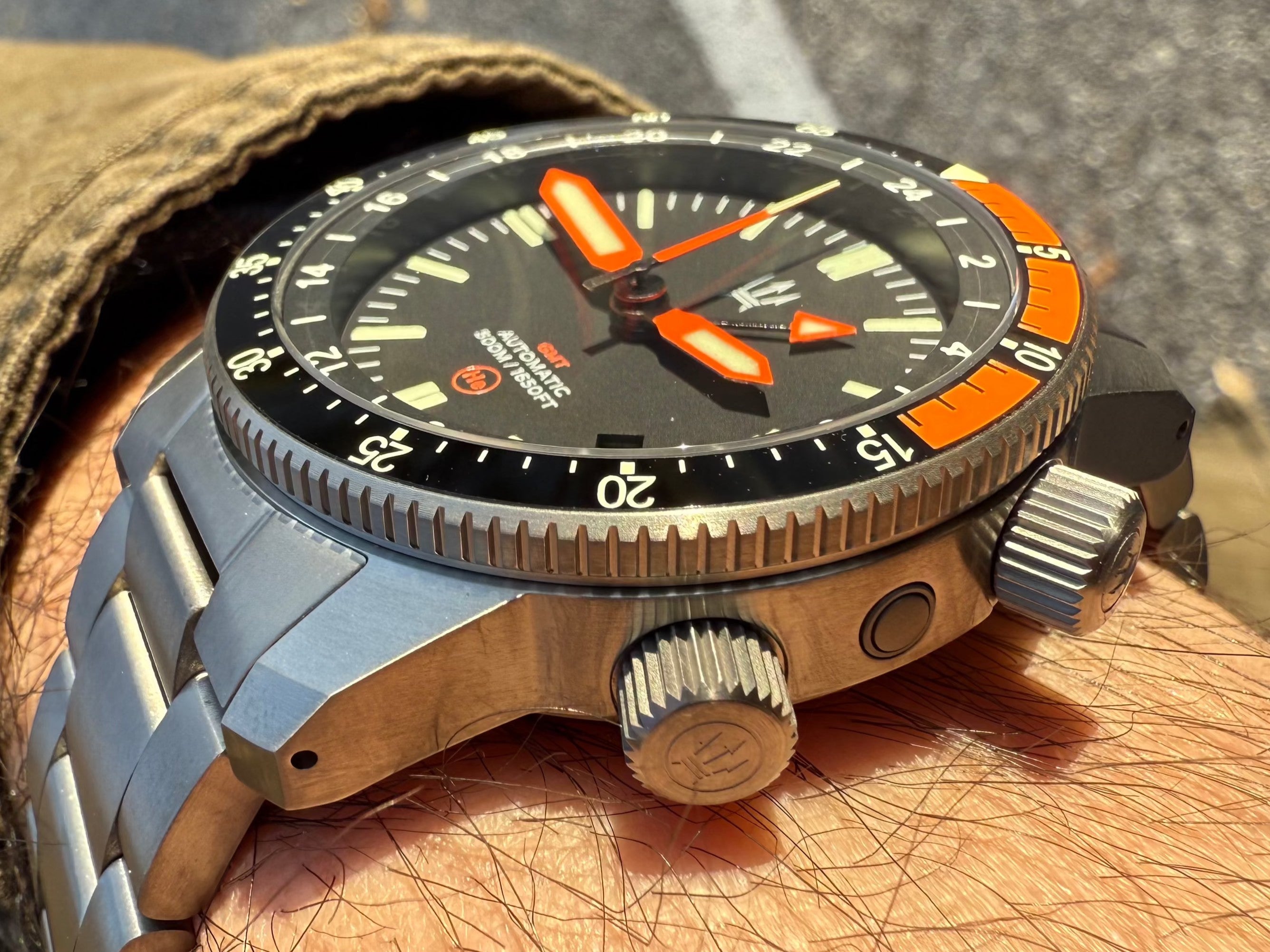 500M Alto Mare 42mm 9075 GMT - Titanium Automatic Watch - by Maratac®