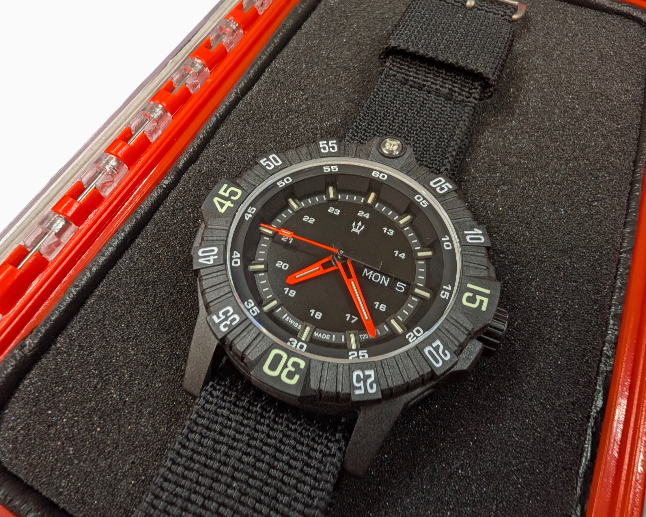 Traser x Maratac® Elite P99QX Tritium & Sapphire Tactical Carbon Fiber Composite Dive Watch ( Coming Soon )