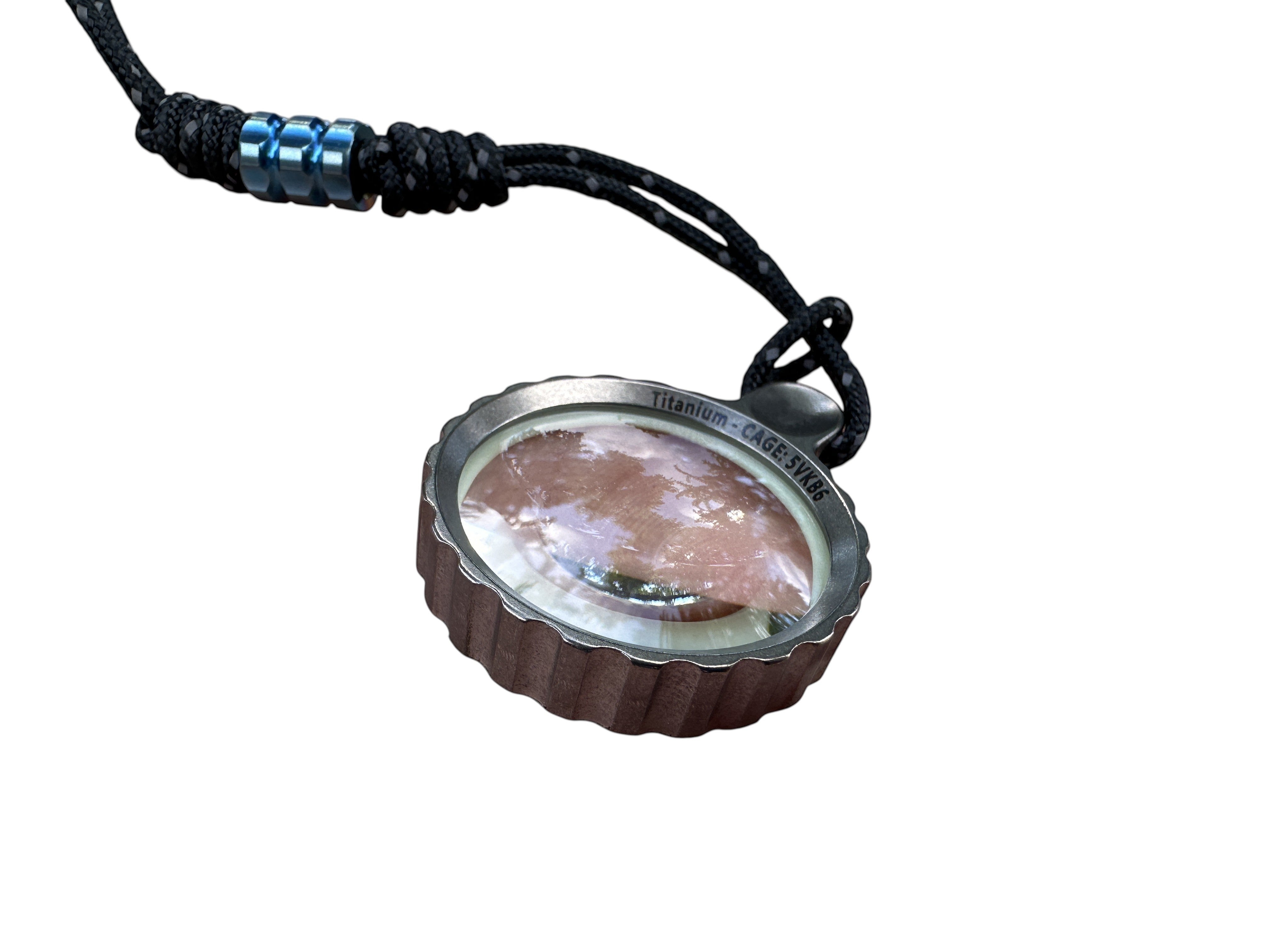鏡 Sapphire Pocket Magnifier - Titan Zoom Magnifying Glass | Maratac