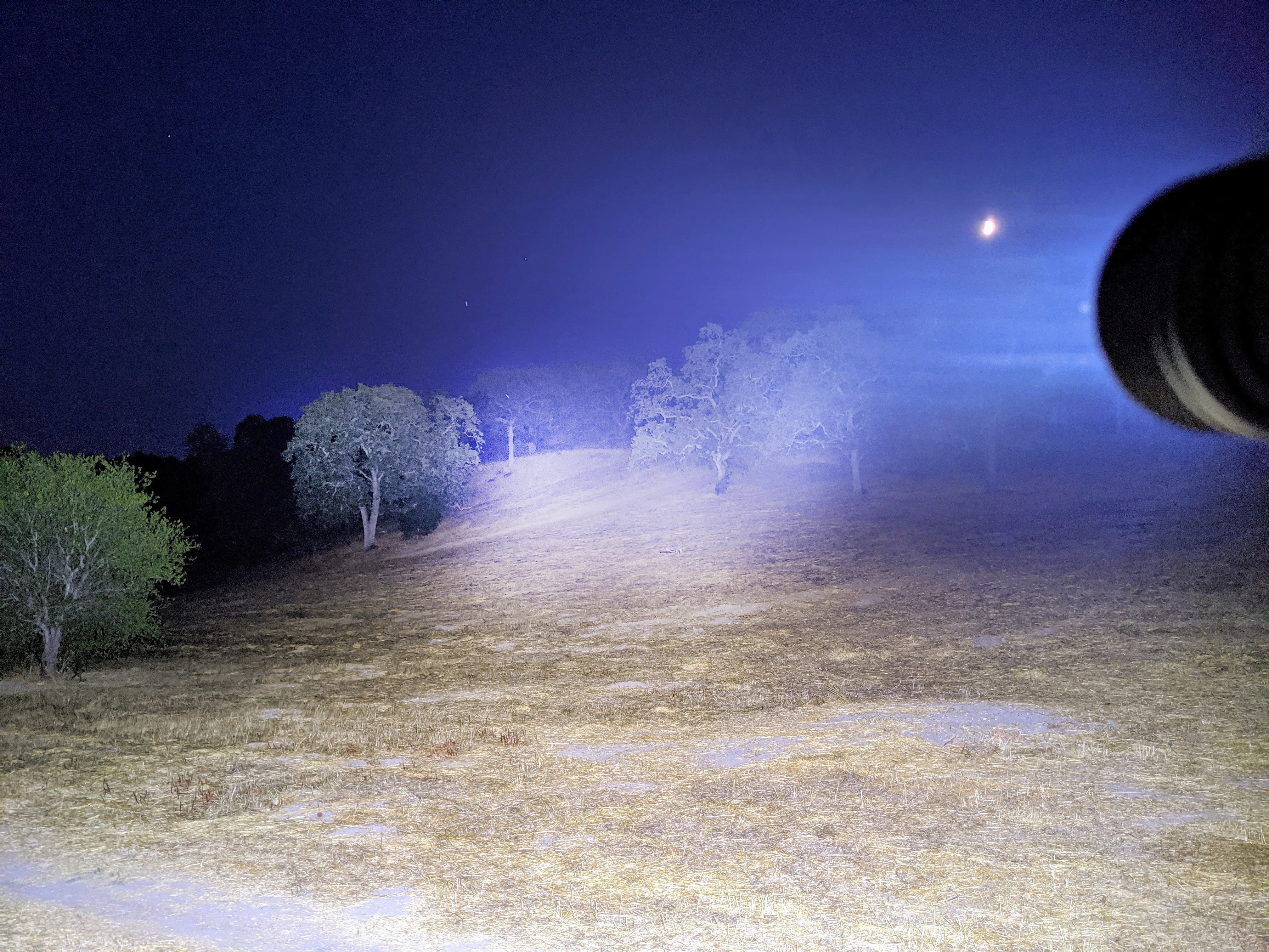 Wuben Lightok X2 EDC Flashlight 2500 Lumens – CountyComm