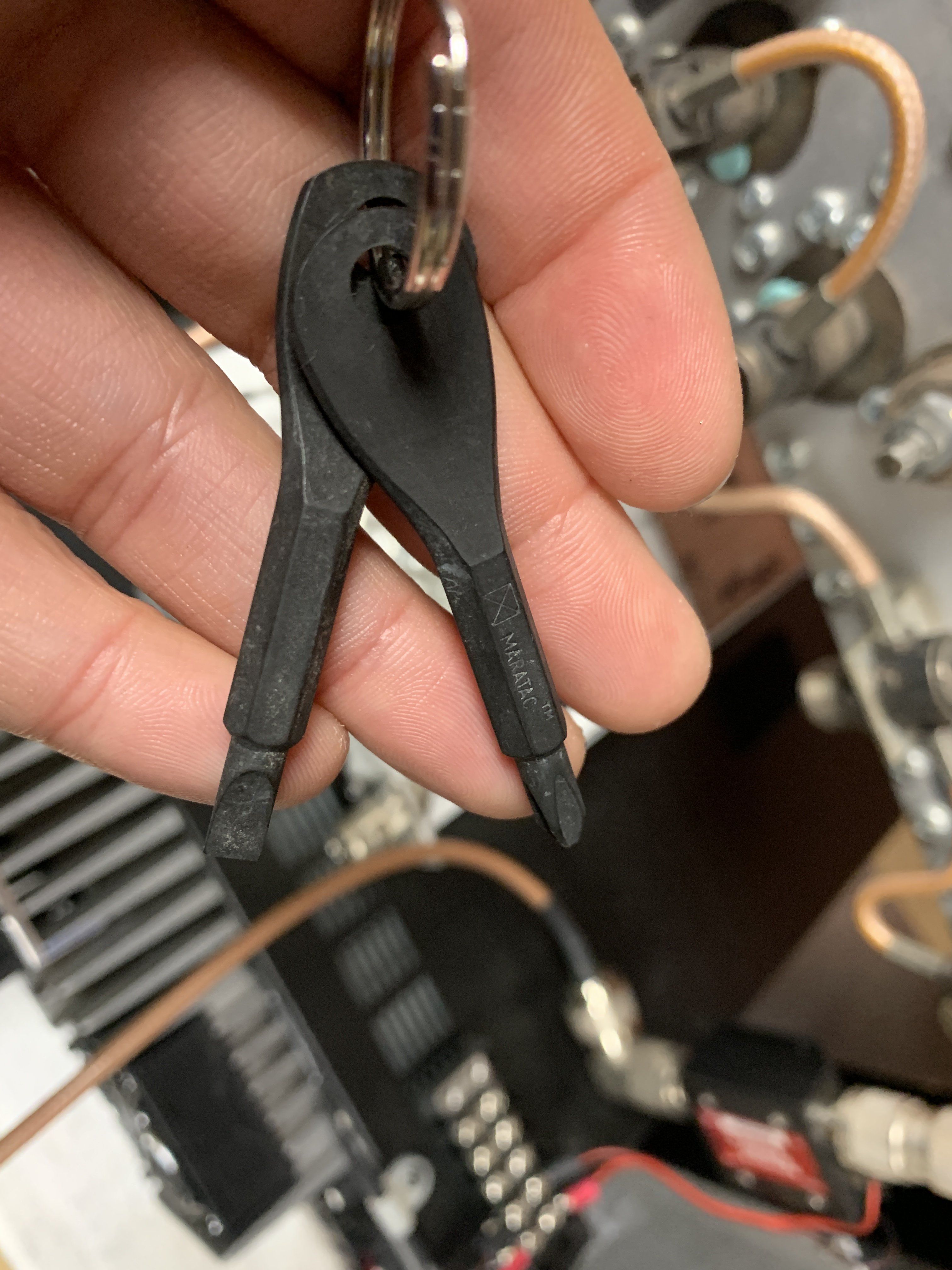 Rustark 450 Pcs Silver Flat Split Key Ring Kit Including 150 Pcs Keychain  Rings with Chain, 150 Pcs Open Jump Rings Bulk and 150 Pcs Screws Eye Pin  in